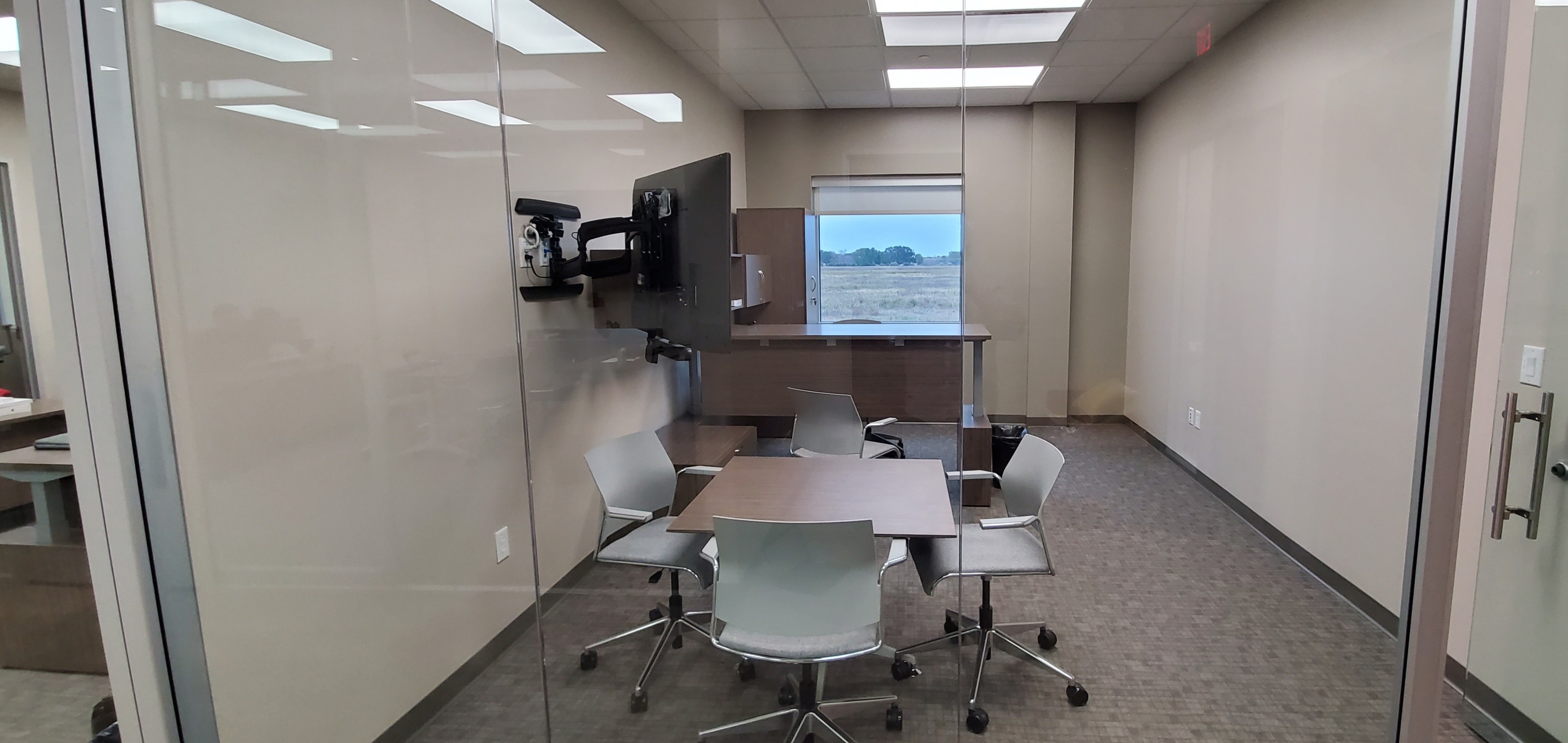 Executive office alternate view